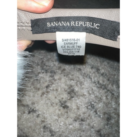 Banana Republic Ice Blue Earmuff - Picture 2 of 4